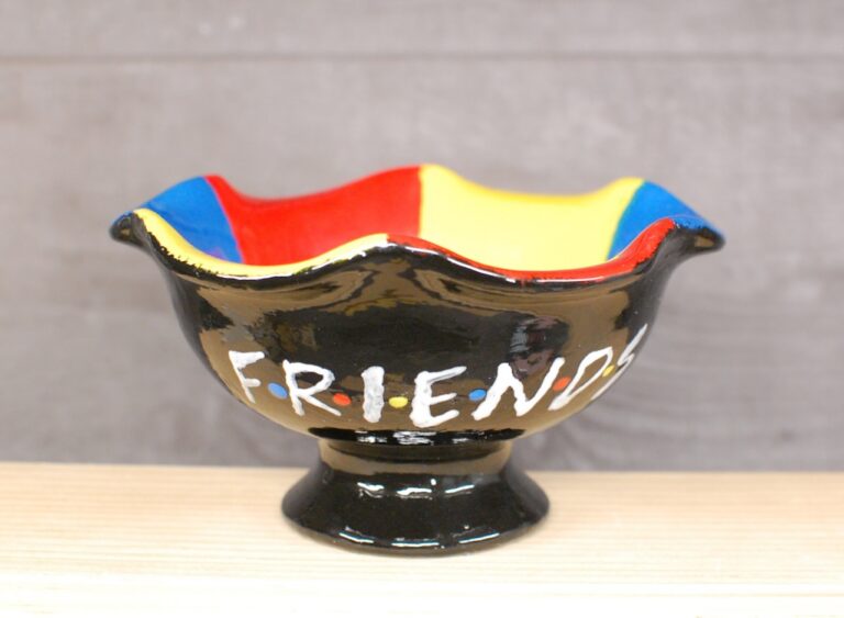 Friends bowl
