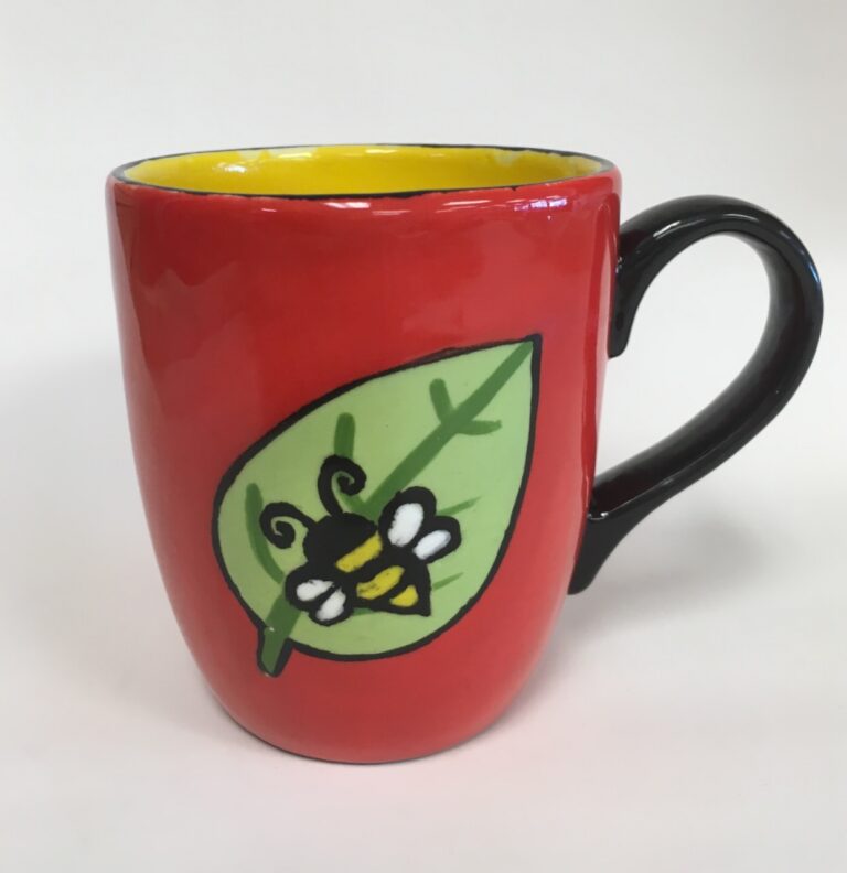 Bee on a leaf mug